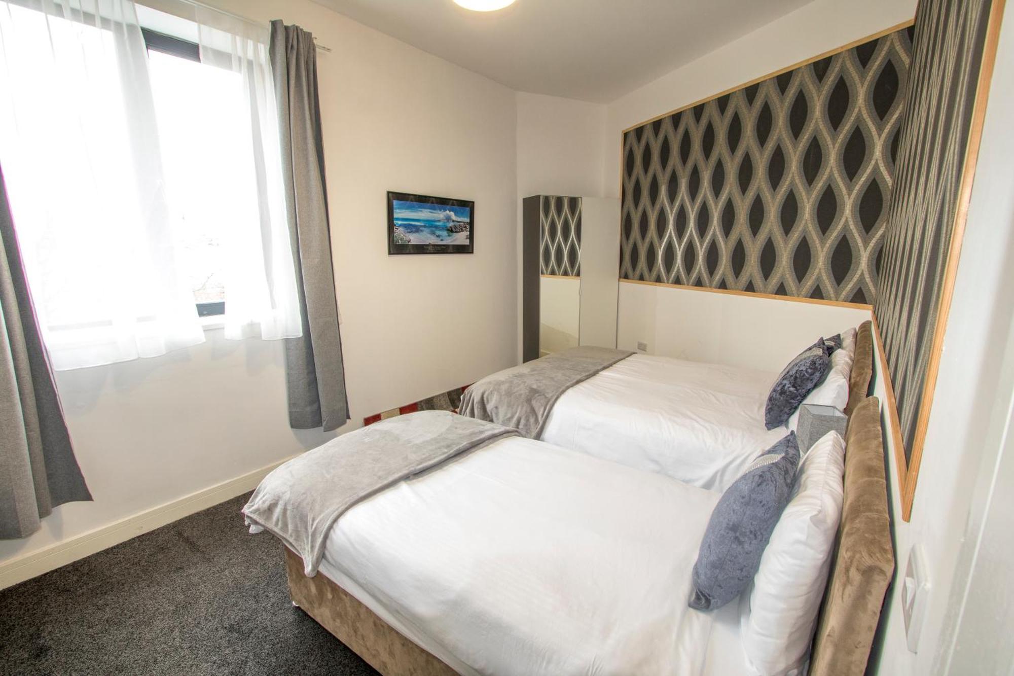 Ideal For Groups - Modern 2 Bedroom Apartment - Free Parking, Transit Links, Close To Stadiums Manchester Zewnętrze zdjęcie