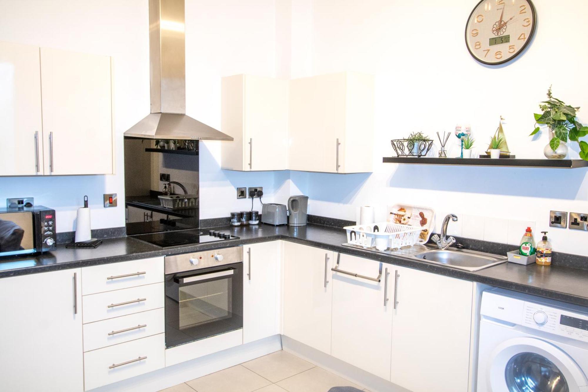 Ideal For Groups - Modern 2 Bedroom Apartment - Free Parking, Transit Links, Close To Stadiums Manchester Zewnętrze zdjęcie