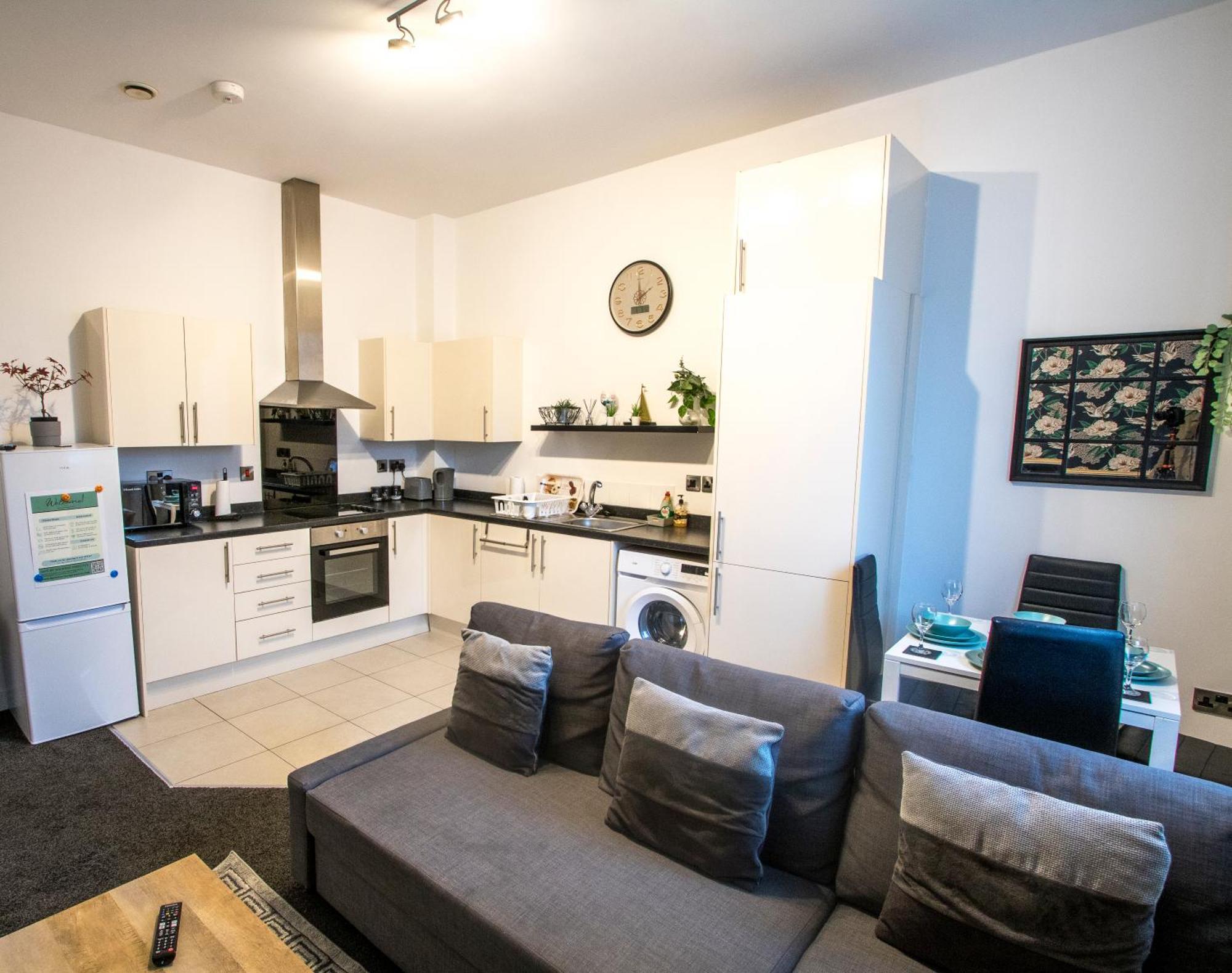 Ideal For Groups - Modern 2 Bedroom Apartment - Free Parking, Transit Links, Close To Stadiums Manchester Zewnętrze zdjęcie